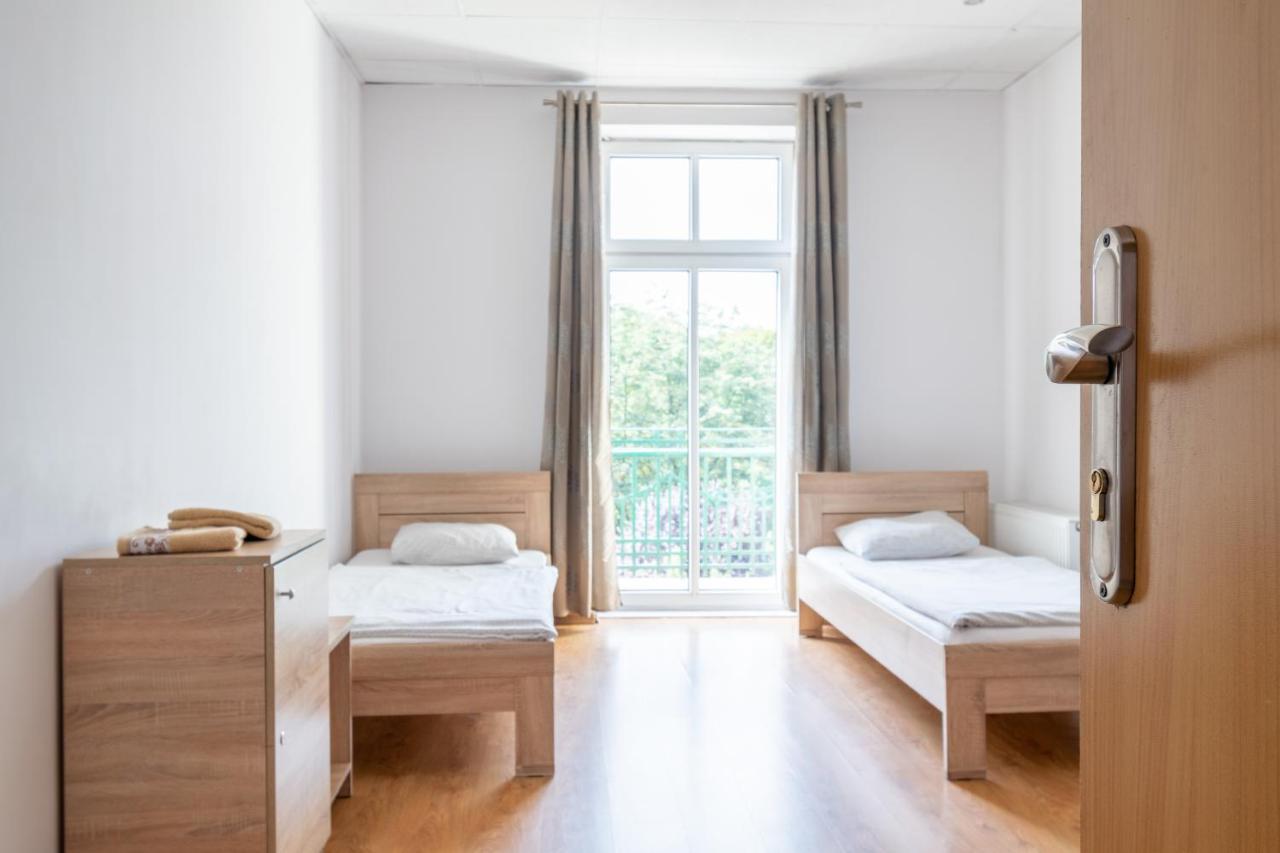 Hostel Katowice Centrum Bagian luar foto