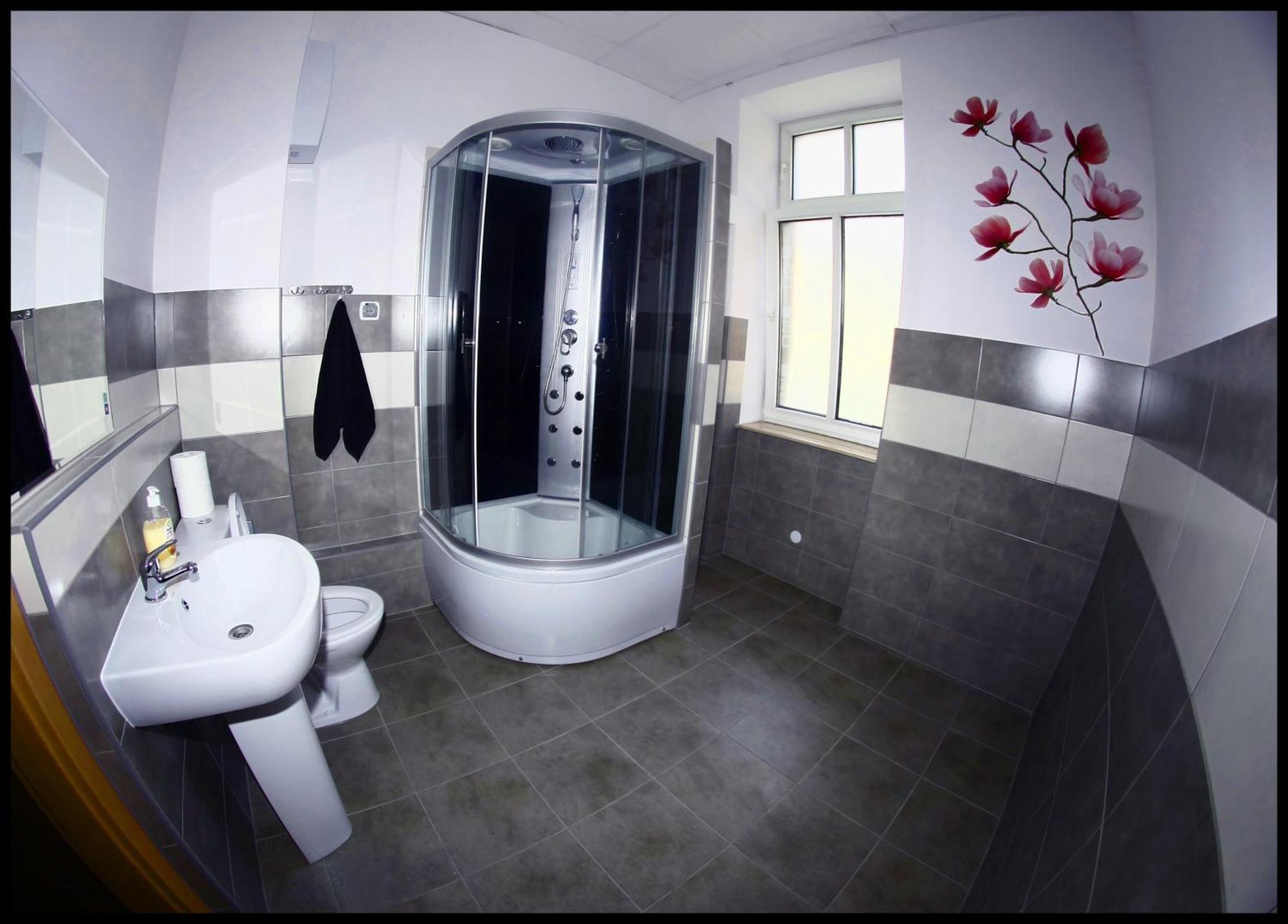 Hostel Katowice Centrum Bagian luar foto